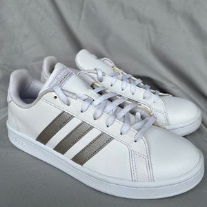 Adidas Women’s Grand Court Sneaker Sz 10 White and Platinum Metallic